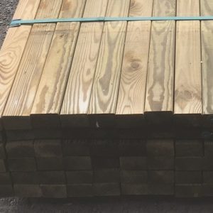 chevrons rabotés en pin traité vert