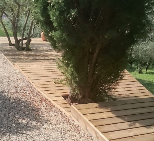 terrasse en pin traité marron
