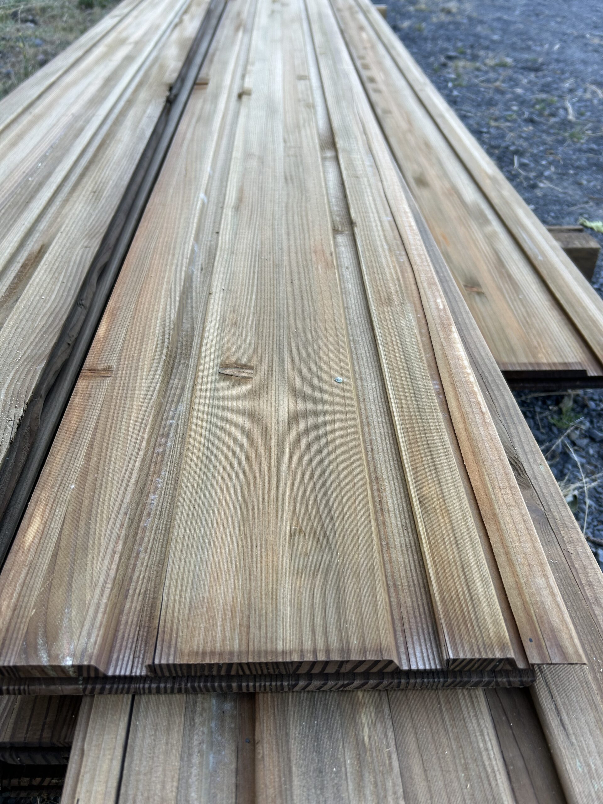bardage pin marron FCV 26-240